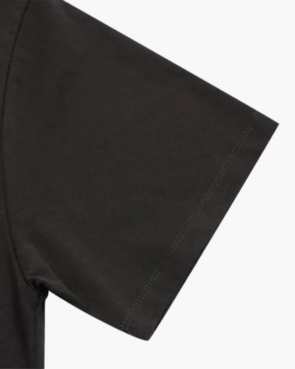 Camiseta sólida refinada